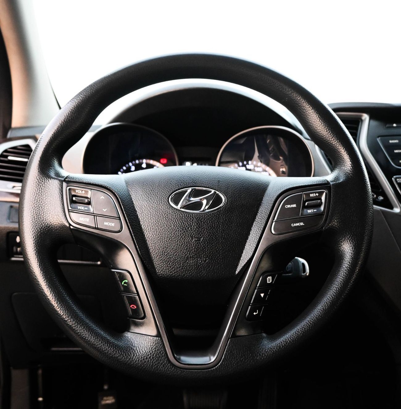 هيونداي سانتا في HYUNDAI SANTAFE _ GL 2.4L _ GCC IN EXCELLENT CONDITION