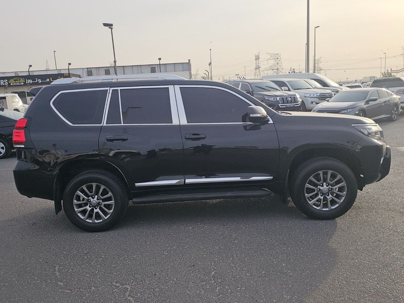 Toyota Prado TX-L Top 2.7L LHD-4WD-Automatic-Petrol-GCC specs-6 Cylinders-7Seats-5 Doors