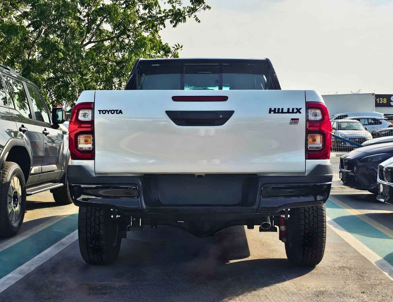 تويوتا هيلوكس GR SPORT WIDE BODY / 4.0L PETROL V6 / OVER FENDER / TRIP TRONIC / 360*CAMERA / DRIVER PWR SEATS WITH