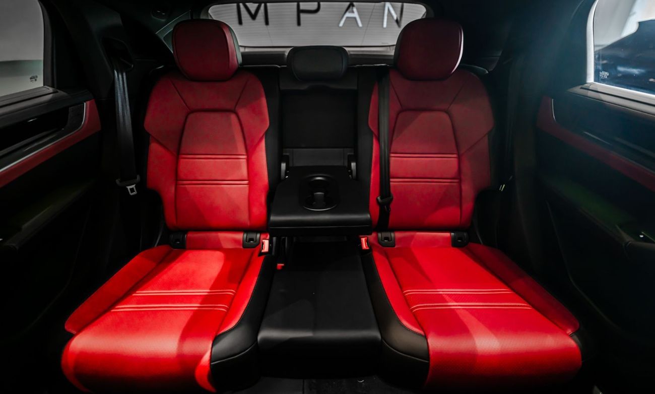 بورش كايان 2024 Porsche Cayenne, 2026 Porsche Warranty, Carbon Fibre Interior, New Car, GCC