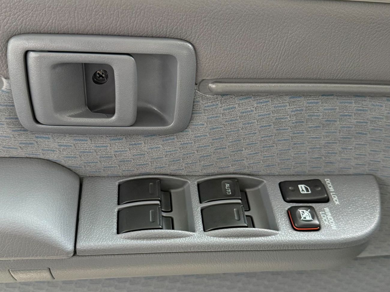 Toyota Land Cruiser 70 GDJ 76 2.8 DIESEL M/T **التصدير فقط خارج الخليج***