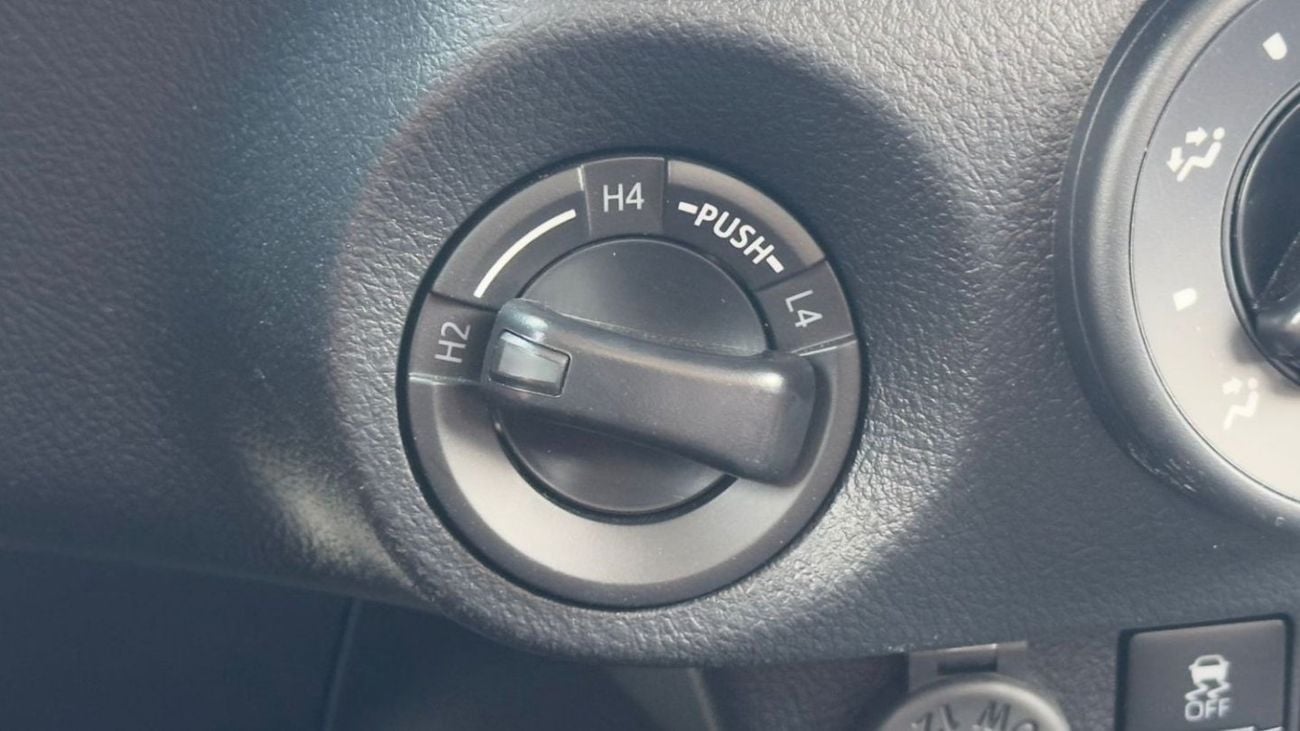 تويوتا هيلوكس Toyota Hilux 2025 YM TOYOTA HILUX DLX - G 2.7L PETROL AT ENGINE 4WD