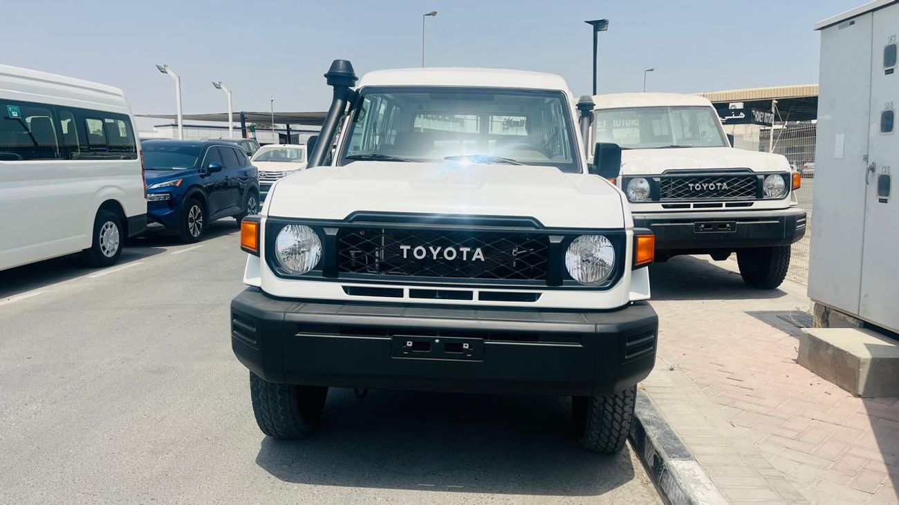 تويوتا لاند كروزر 70 LC 78 HARDTOP 2.8L AT