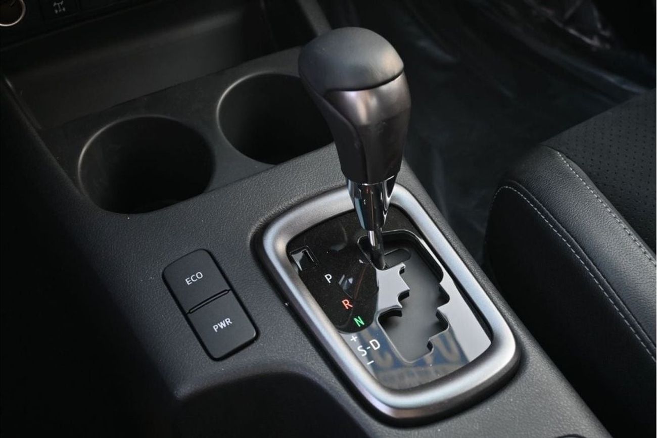 تويوتا هيلوكس Toyota Hilux GR Sport 4.0L V6, Petrol, 4WD, Pickup, Model 2024, Color White