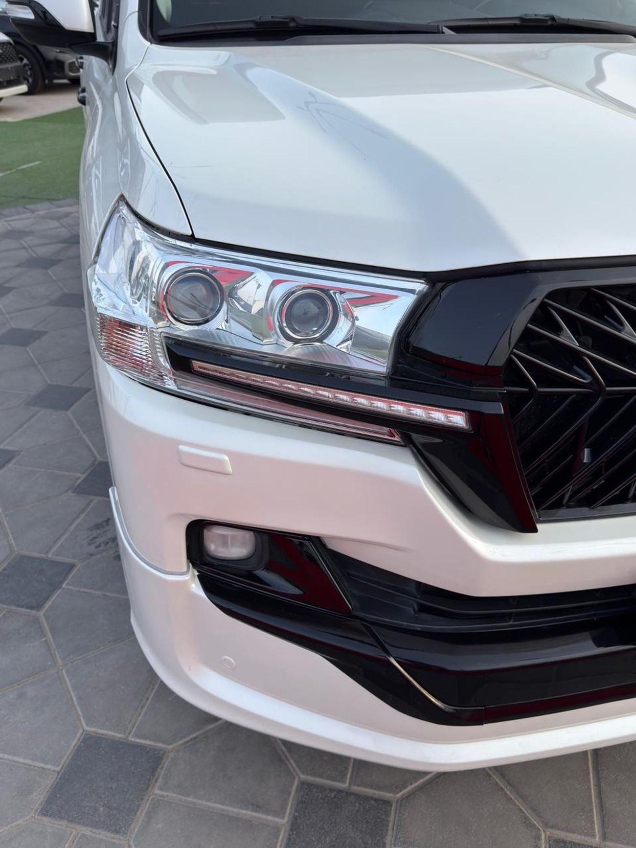 تويوتا لاند كروزر VXR+ 5.7L