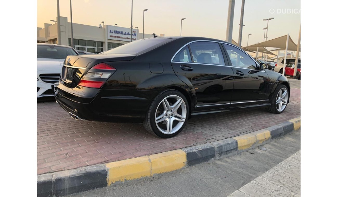 مرسيدس بنز S 500 موديل 2007 خليجيه حاله وكاله من الداخل والخارج فل اوبشن بانوراما تبريد وتسخين في الكراسي نيت فيجن مث