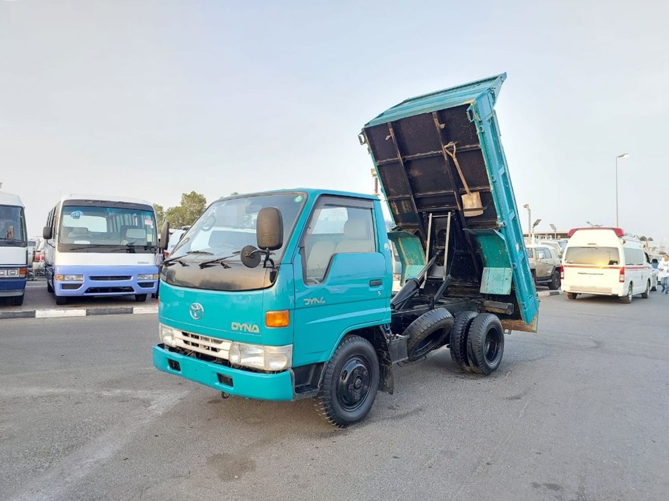 Toyota Dyna TOYOTA DYNA TRUCK DUMPER RHD 1995 MODEL 4.1 L DIESEL AUTOMATIC(PM01058)