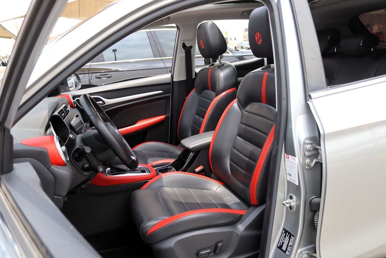MG ZS LUX