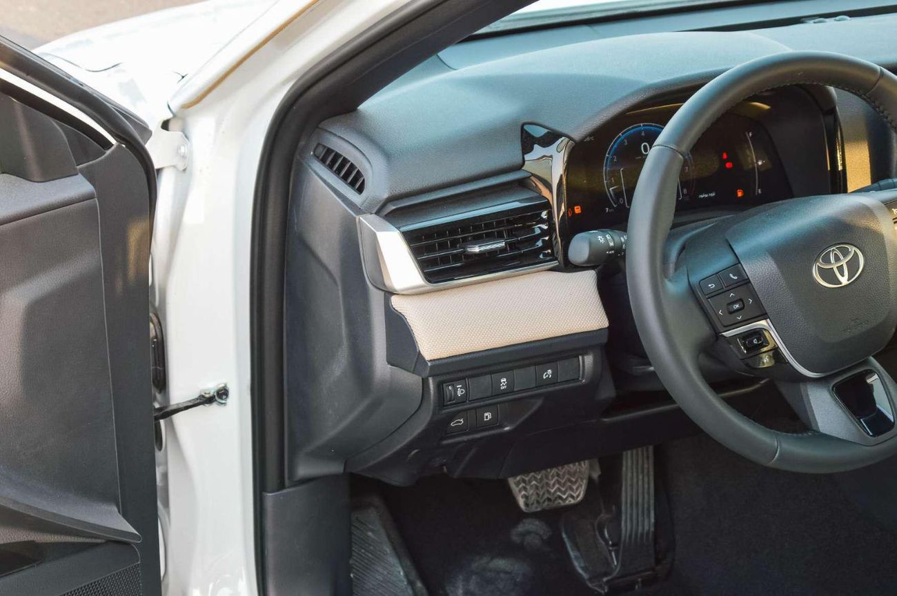 تويوتا كامري LE 2.5L FWD SEDAN 2026