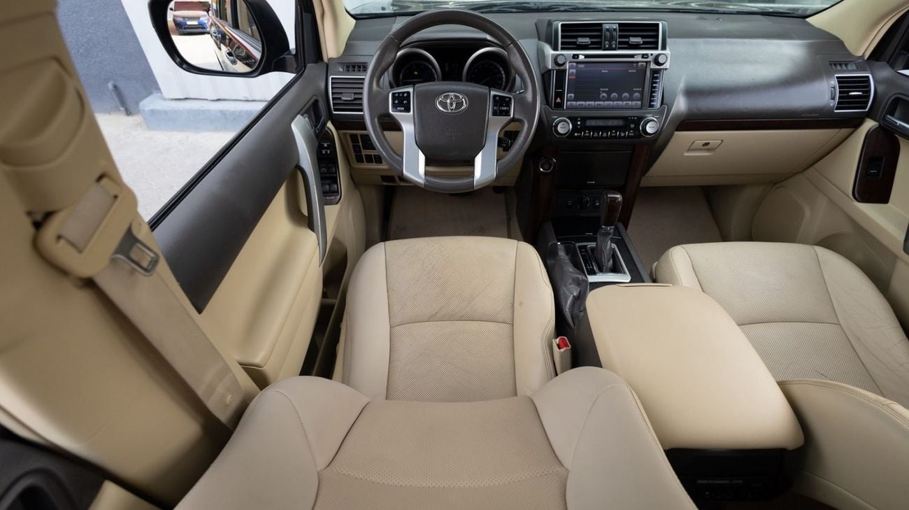 Toyota Prado VXR 4.0L 4WD Toyota Land Cruiser Prado 2017 GCC specs for 1,704.00 AED monthly