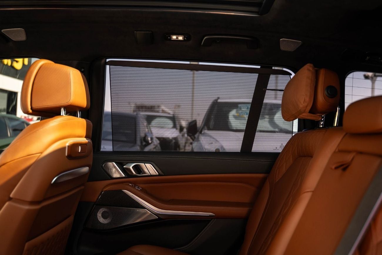 BMW X7 M60i XDRIVE (6 Seats) Agency Warranty Full Service History GCC 2024 Low Mileage 4.4L Twi