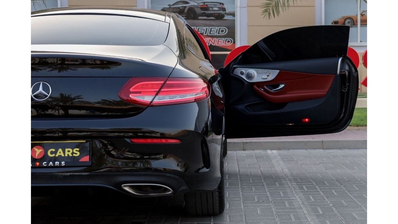 مرسيدس بنز C 300 Mercedes-Benz C300 AMG Pack 2017 GCC under Warranty with Flexible Down-Payment/ Flood Free.