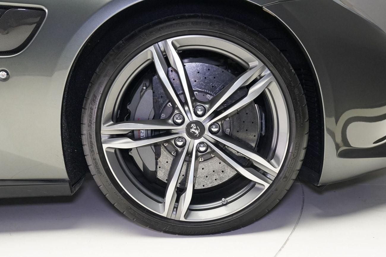 Ferrari GTC4 Lusso V12