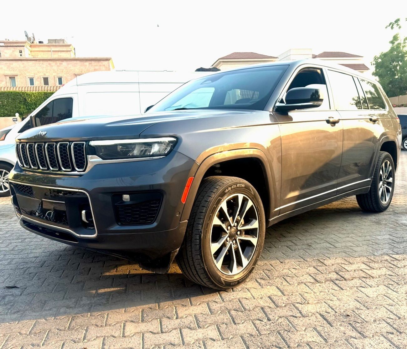 جيب جراند شيروكي Overland 3.6L