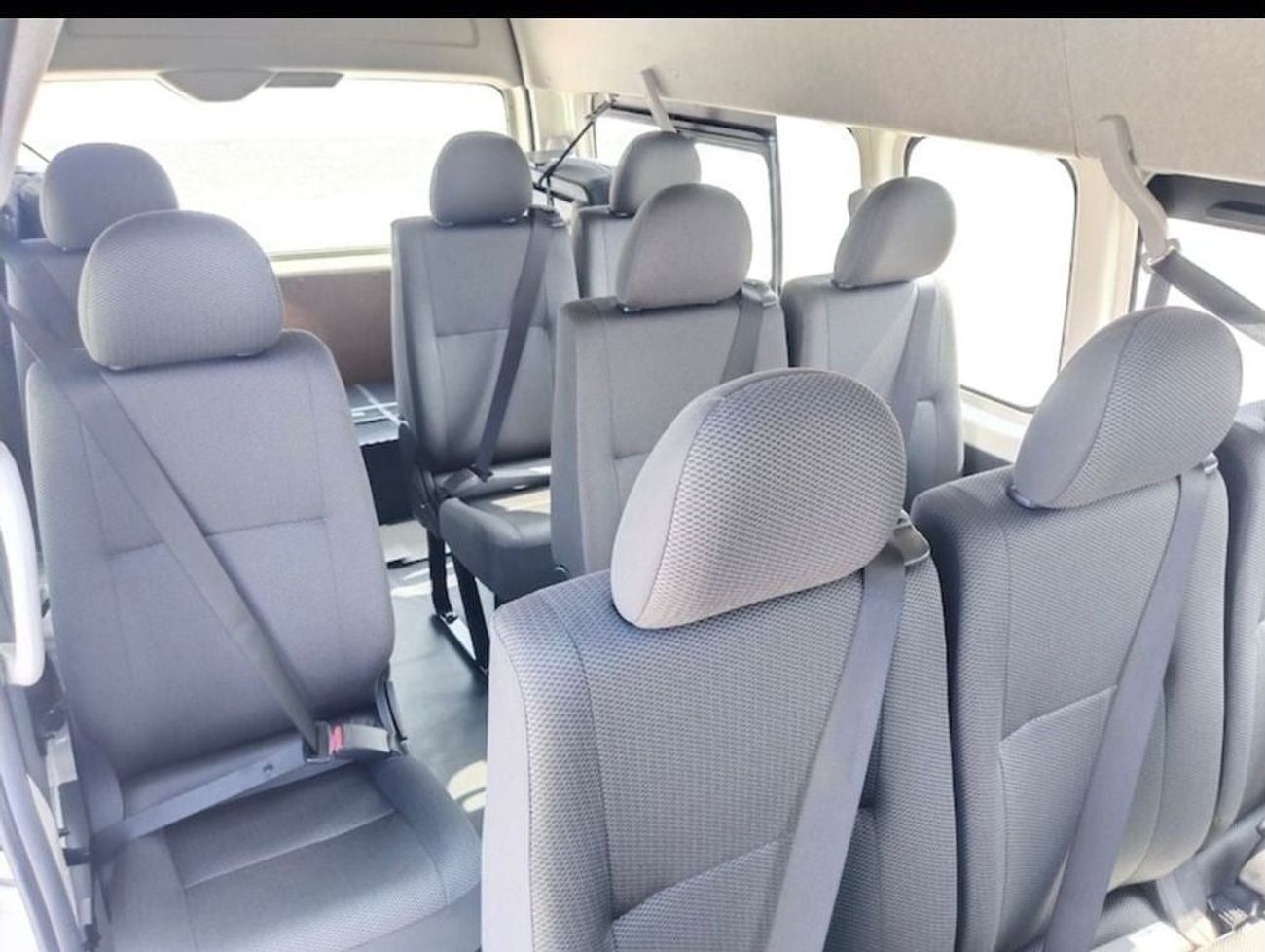 تويوتا هاياس TOYOTA HIACE HIGH ROOF DIESEL 2.5L