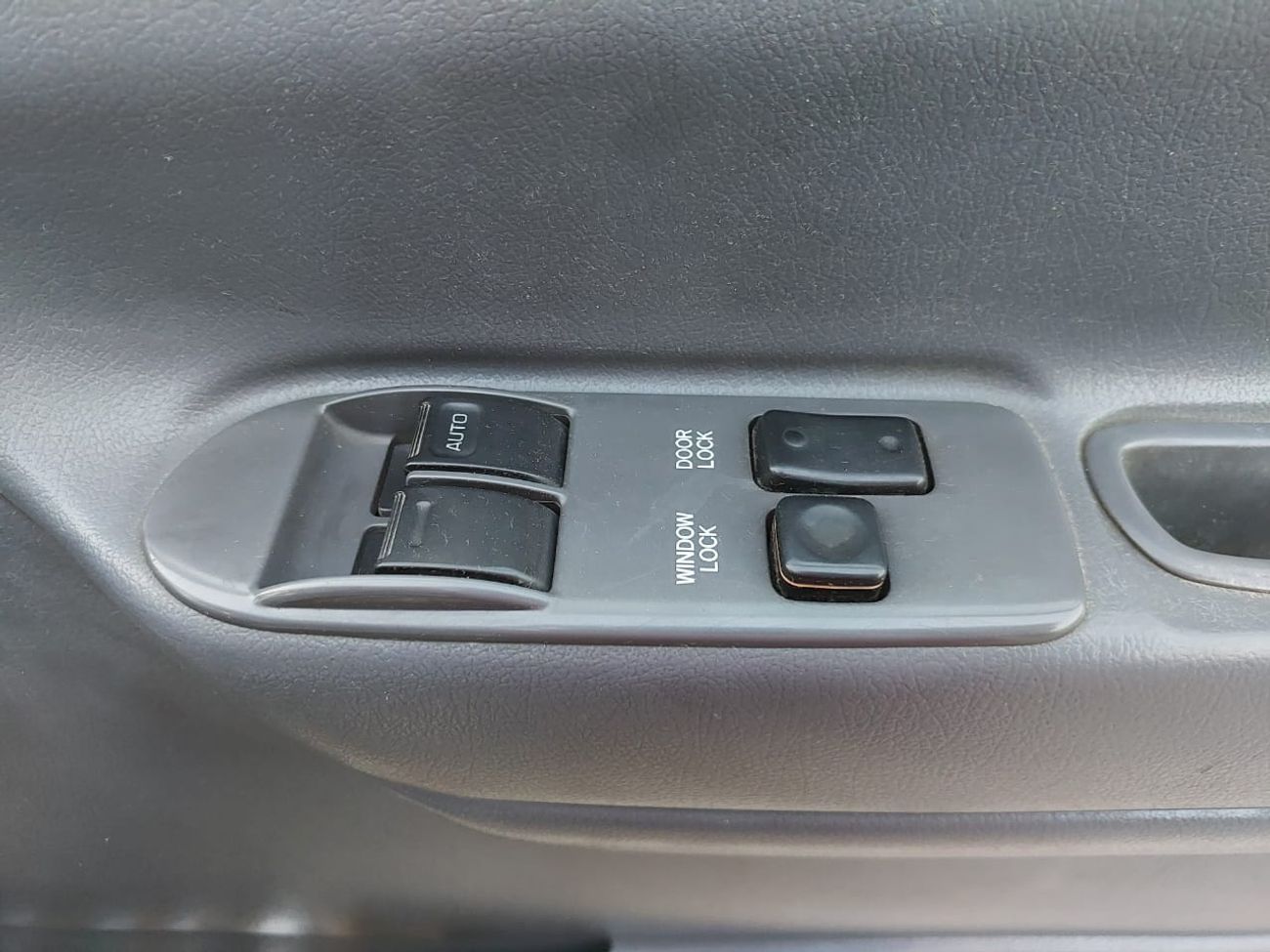 Toyota Hiace TOYOTA HIACE VAN RHD 1999 MODEL 2.0 L PETROL MANUAL(PM52852)