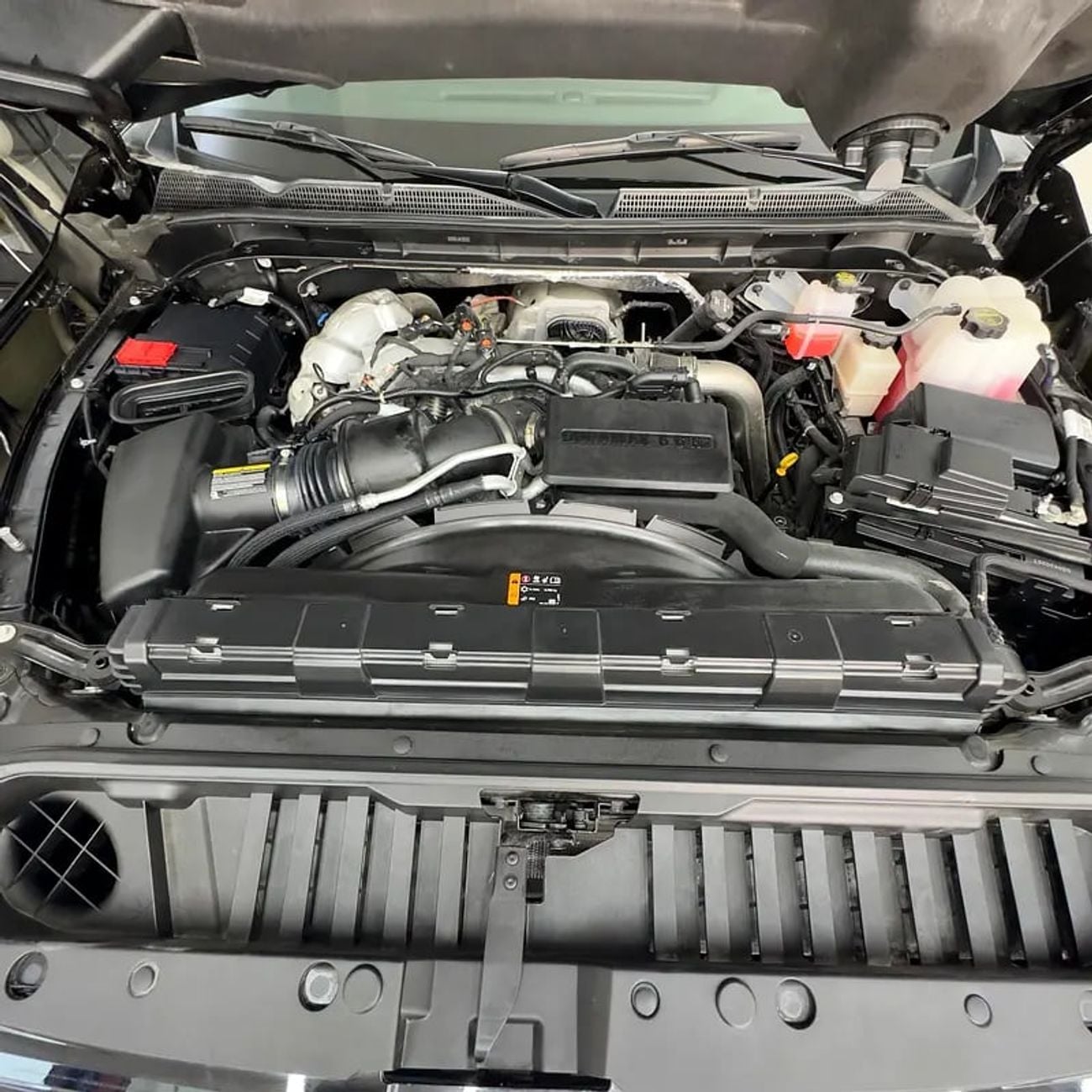 GMC Sierra V8 6.6L diesel Denali 2500 HD DIESEL LONG