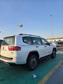 تويوتا لاند كروزر تويوتا لاندكروزر LC300 هجين فئة GR موديل 2026 – فل أوبشن – أبيض خارجي / جلد أحمر داخلي