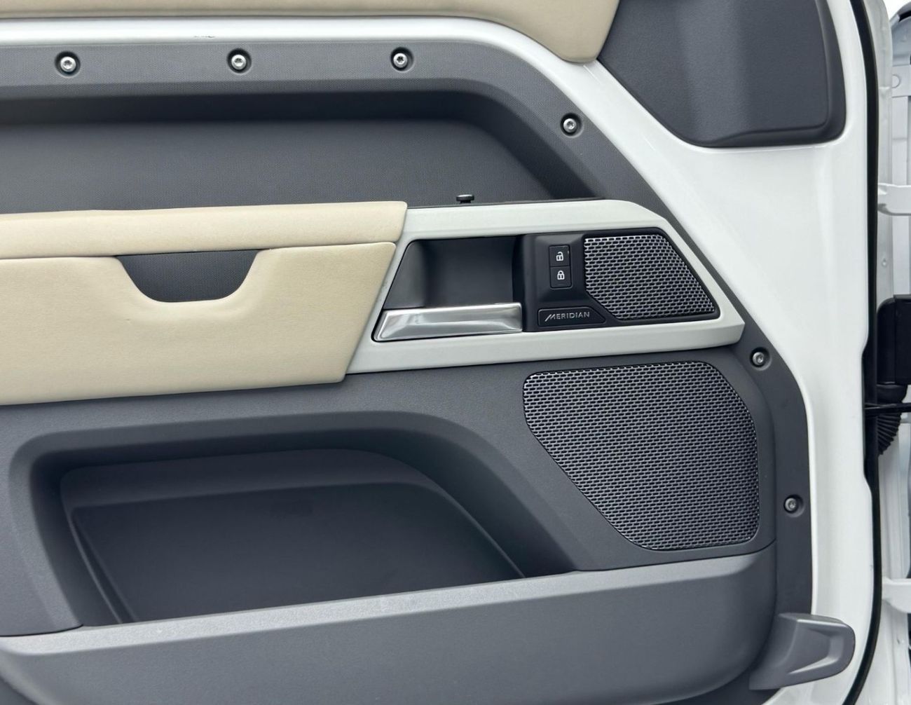 Land Rover Defender 110 HSE P400 3.0L