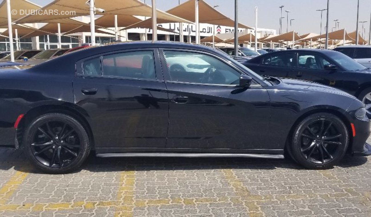 دودج تشارجر V6 / 3.6 LT / VERY GOOD CONDITION