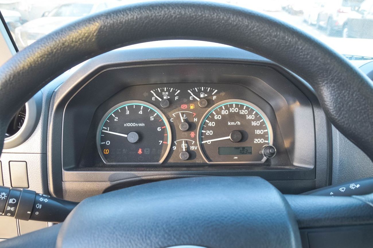 تويوتا لاند كروزر 70 TOYOTA LAND CRUISER 78 4.0L 4WD MT 3DOOR SUV 2025