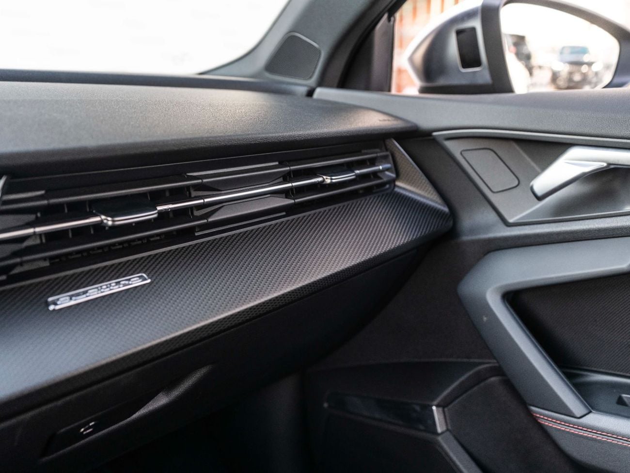 أودي RS3 TFSI quattro 2.5L Sedan