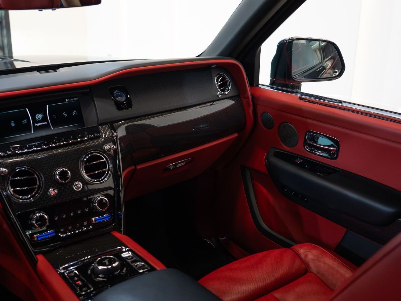 رولز رويس كولينان 2021 | PREMIUM BLACK BADGE | RED INTERIOR | GCC | V12 TWIN-TURBO | FULL OPTION | PERFECT CONDITION