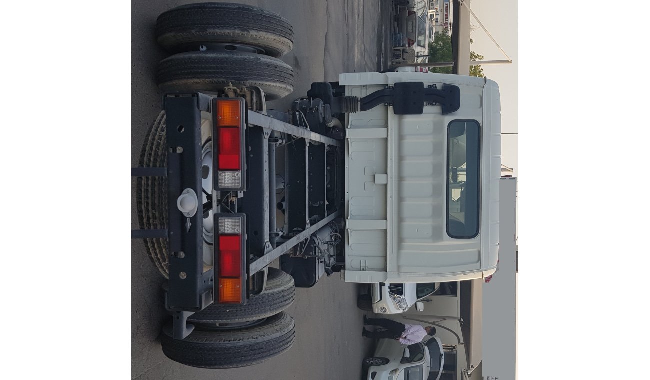 ميتسوبيشي كانتر Double Cab Long Chassis - 2015