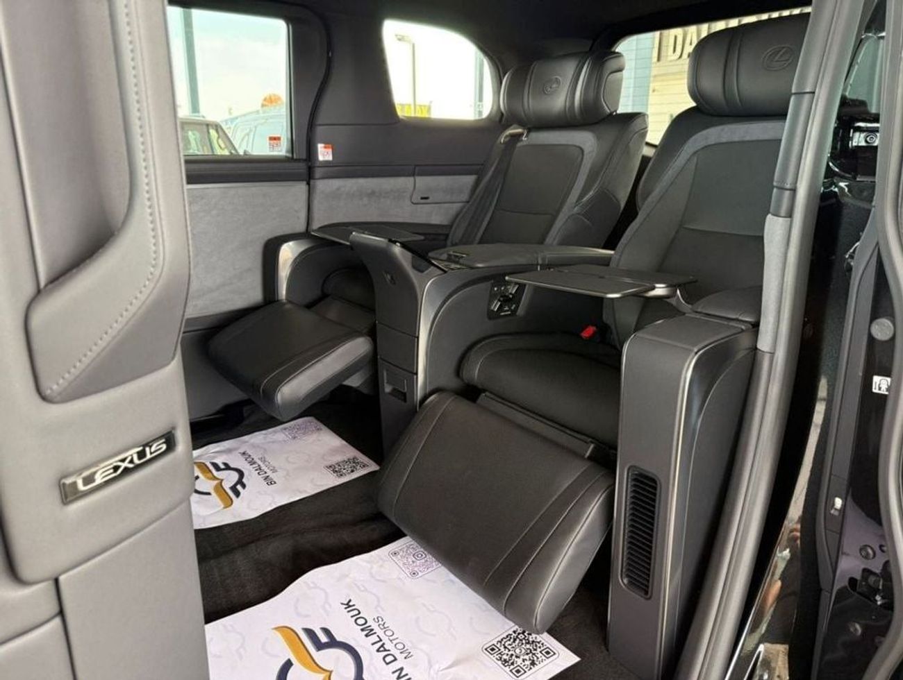 Lexus LM 350h Lexus LM 350H VIP Luxury 4-Seater AWD 2025 Model Year
