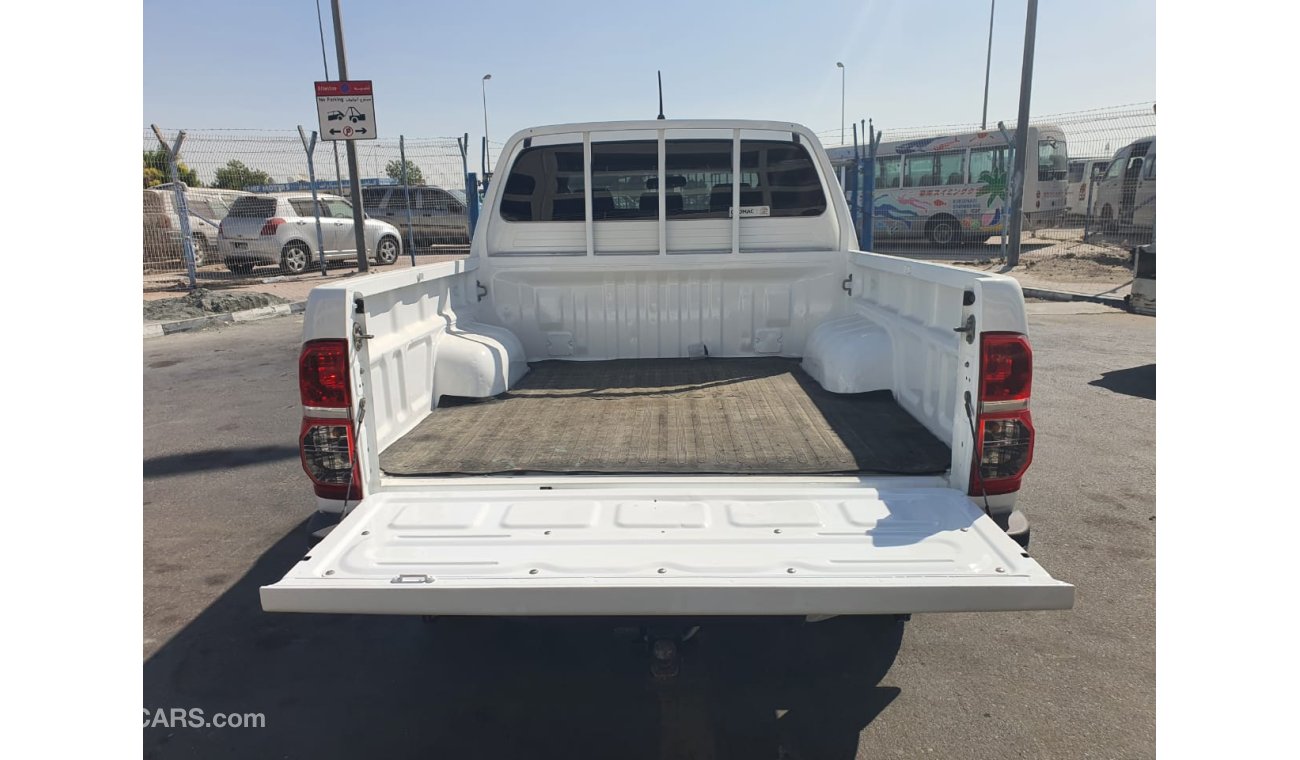 تويوتا هيلوكس DIESEL 3.0 Litter Right Hand Drive Good Condition