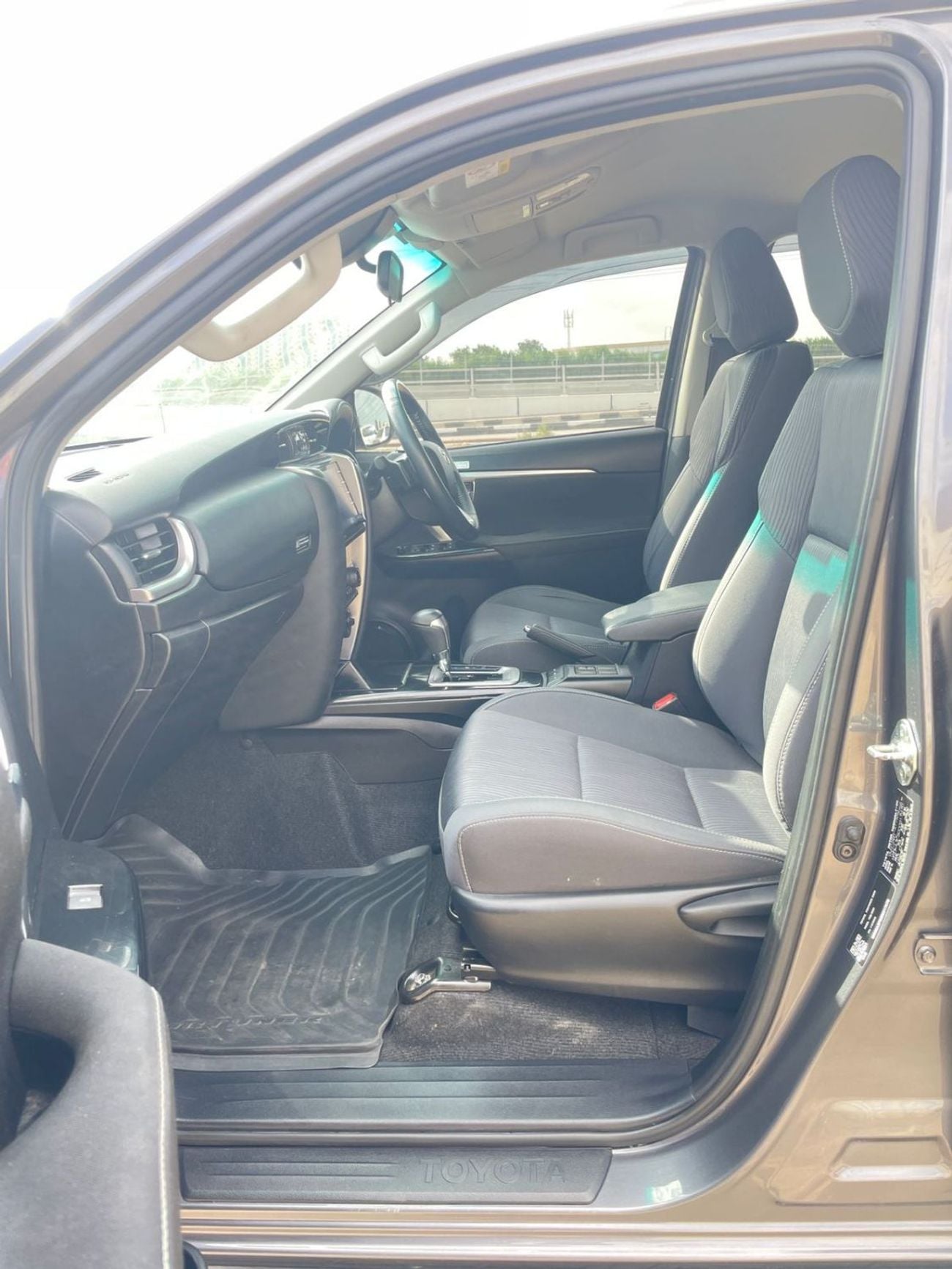 تويوتا فورتونر right hand drive diesel 2.8 liter