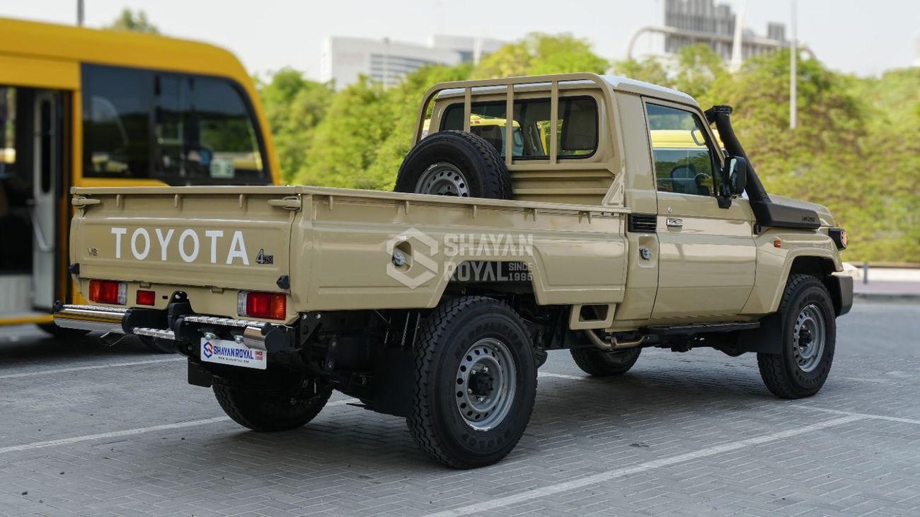 Toyota Land Cruiser Pick Up Standard LC79 4.0L PETROL 4WD SC AT 2026MY