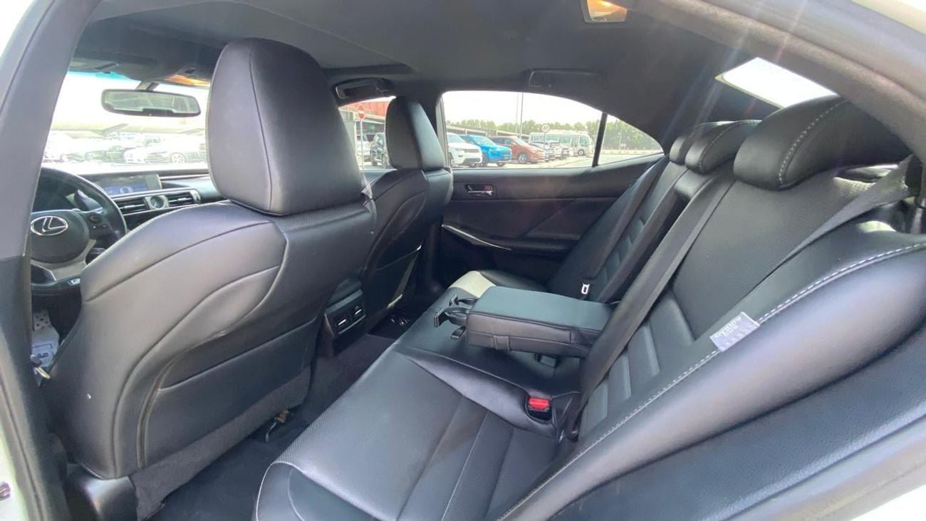 لكزس IS 250 F Sport 2.5L