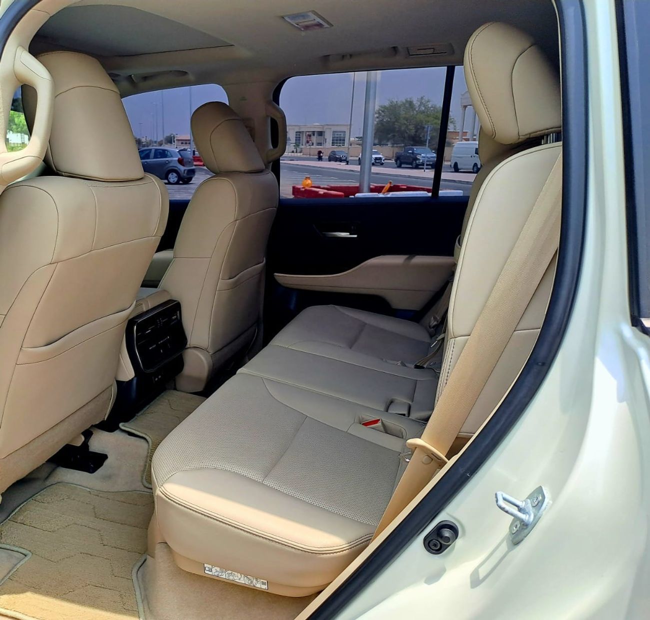 Toyota Land Cruiser GXR 4.0L 2022 4.0L FULL OPTION (3270/-MONTHLY)