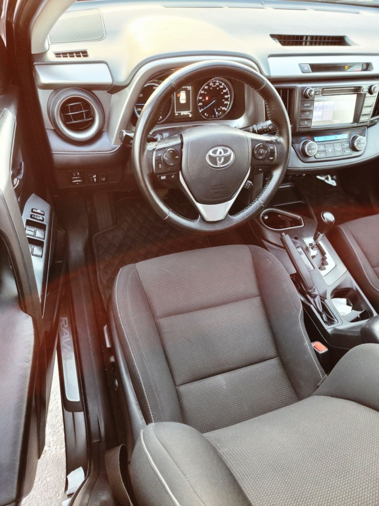 Toyota RAV4 TOYOTA RAV4 hybrid XLE 2.5L