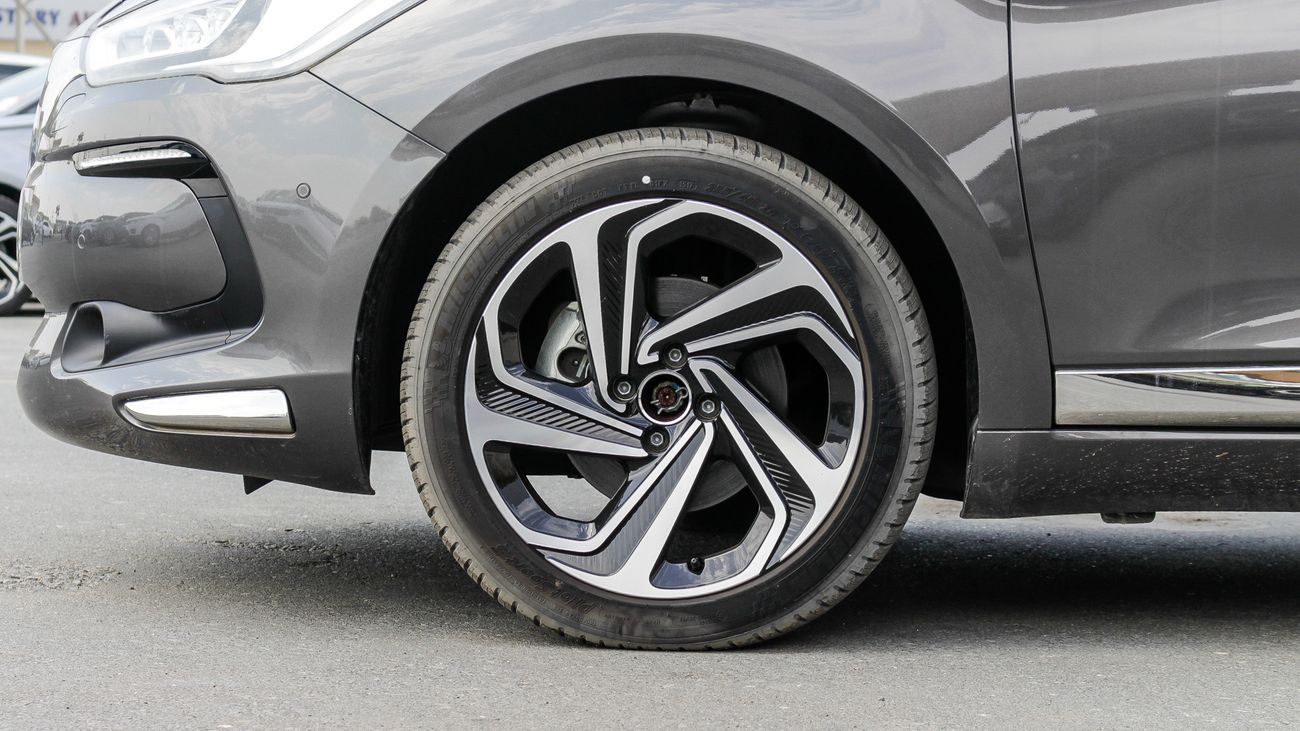 DS Automobiles DS5 New Shape