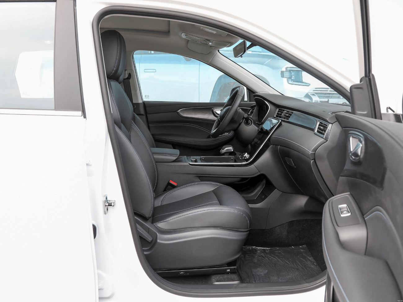 رووي RX5 ROEWE RX5 PLUS 2025 1.5A/T(MG RX5 CHINA VERSION)