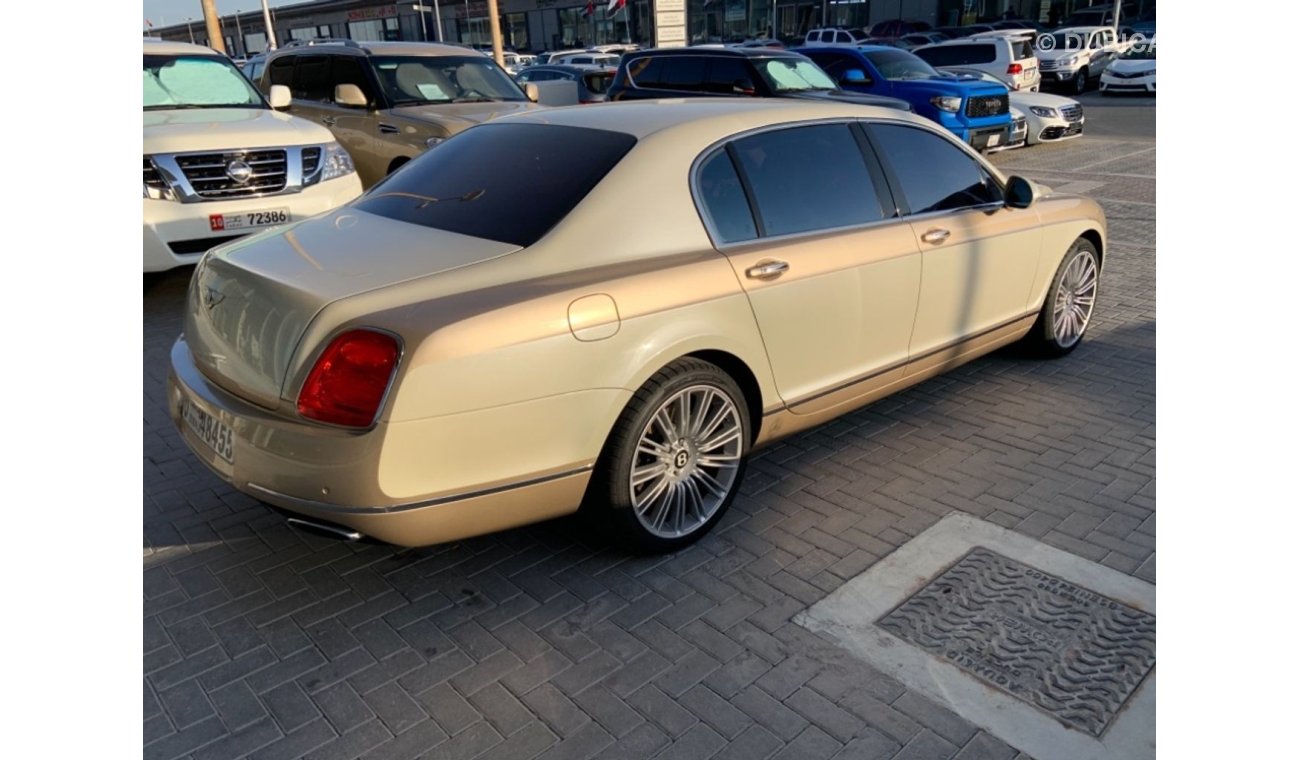 Bentley Continental Flying Spur ‏BENTLEY FLYING SPUR V12 - 2010 - GCC - ONE OF A KIND * PERFECT CONDITION