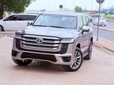 تويوتا لاند كروزر GXR 2022 V6 full option Top the range petrol