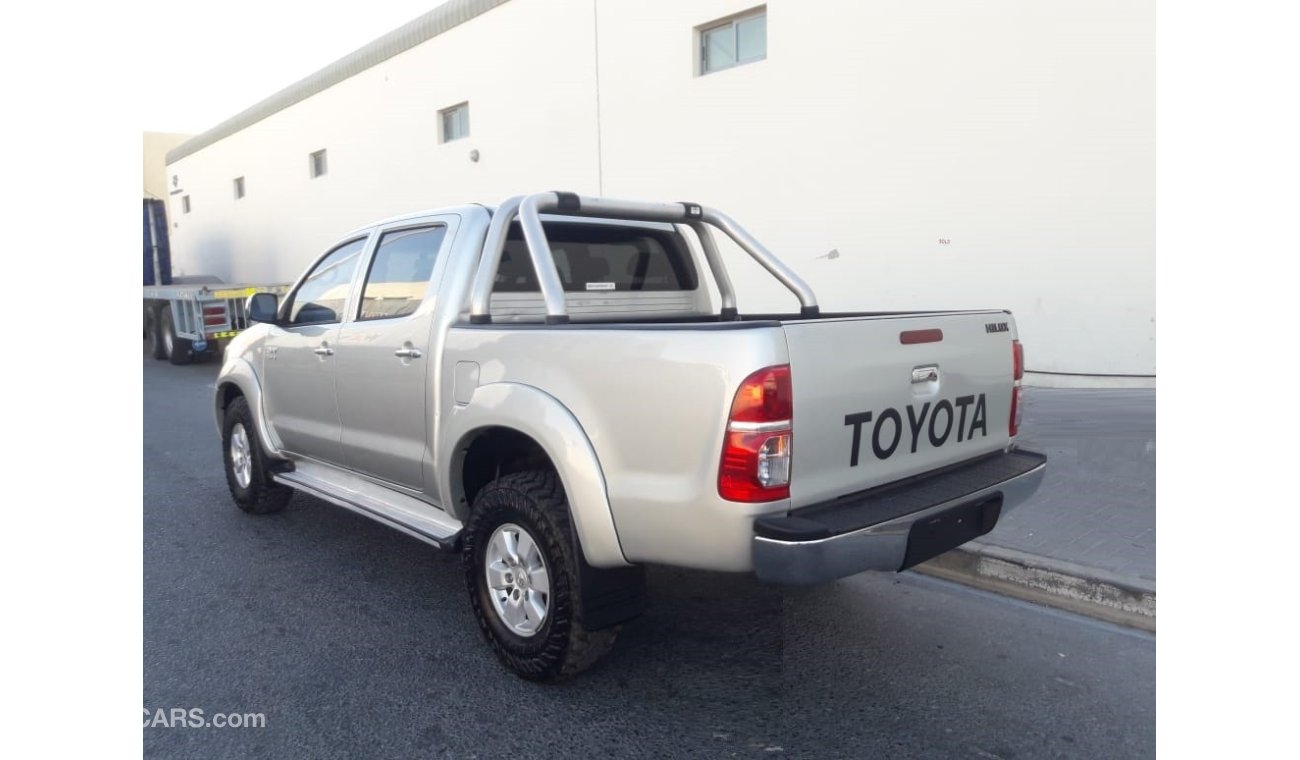 تويوتا هيلوكس Hilux pickup RIGHT HAND DRIVE (Stock no PM 758)