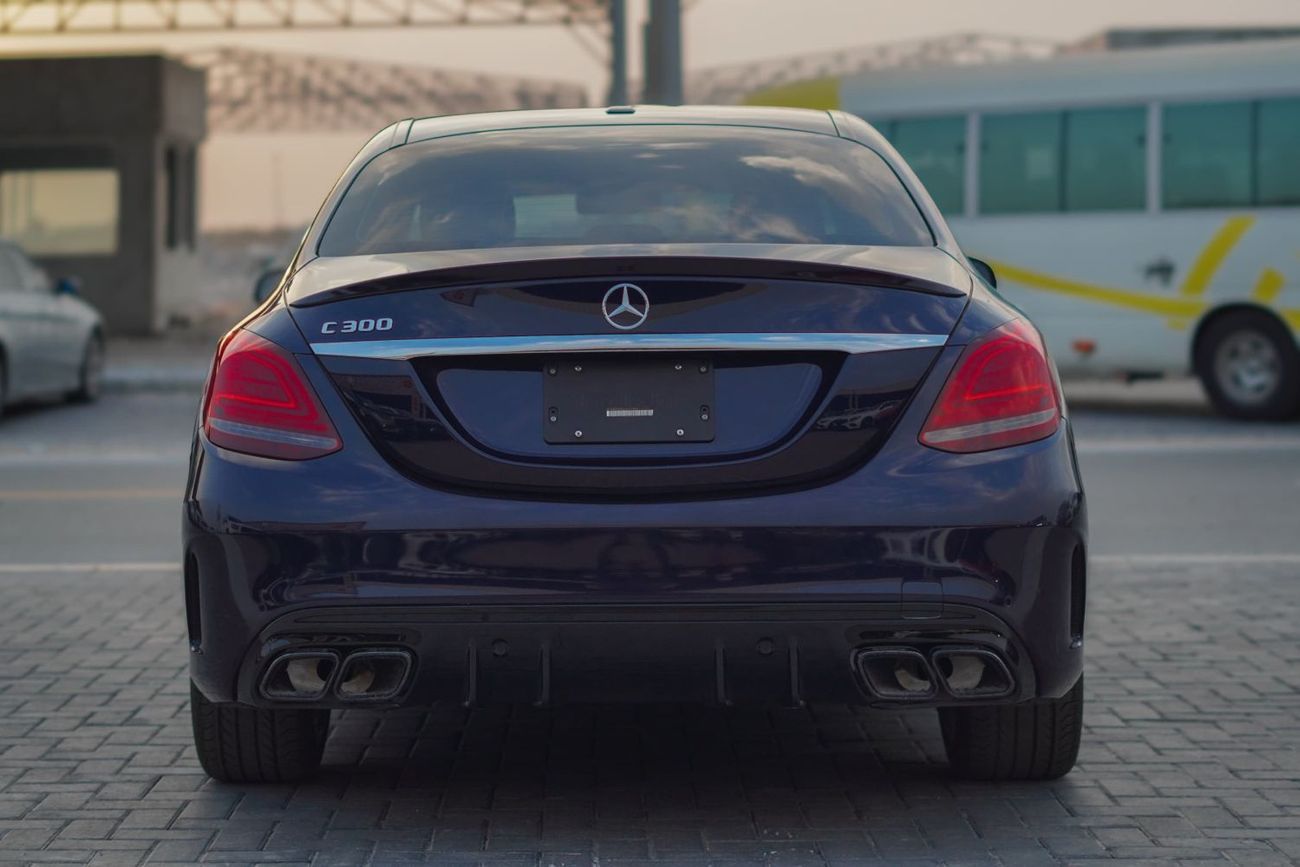 Mercedes-Benz C 300 Std 2.0L (258 HP)