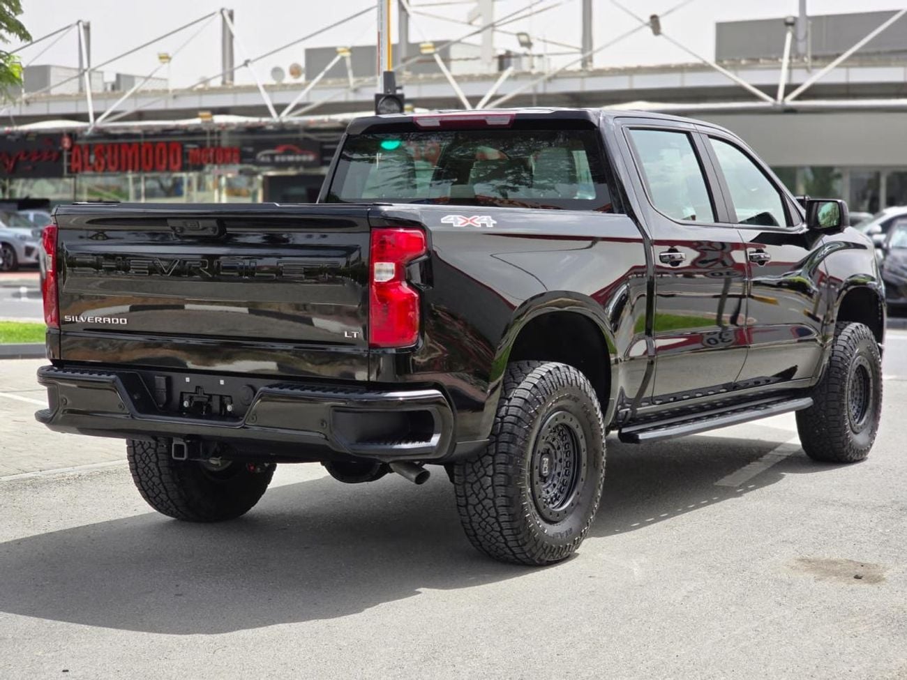 Chevrolet Silverado 5.3 V8 LT DOUBLE CABIN WITH LIFT KIT 2024 GCC AL GHANDI IN MINT CONDITION