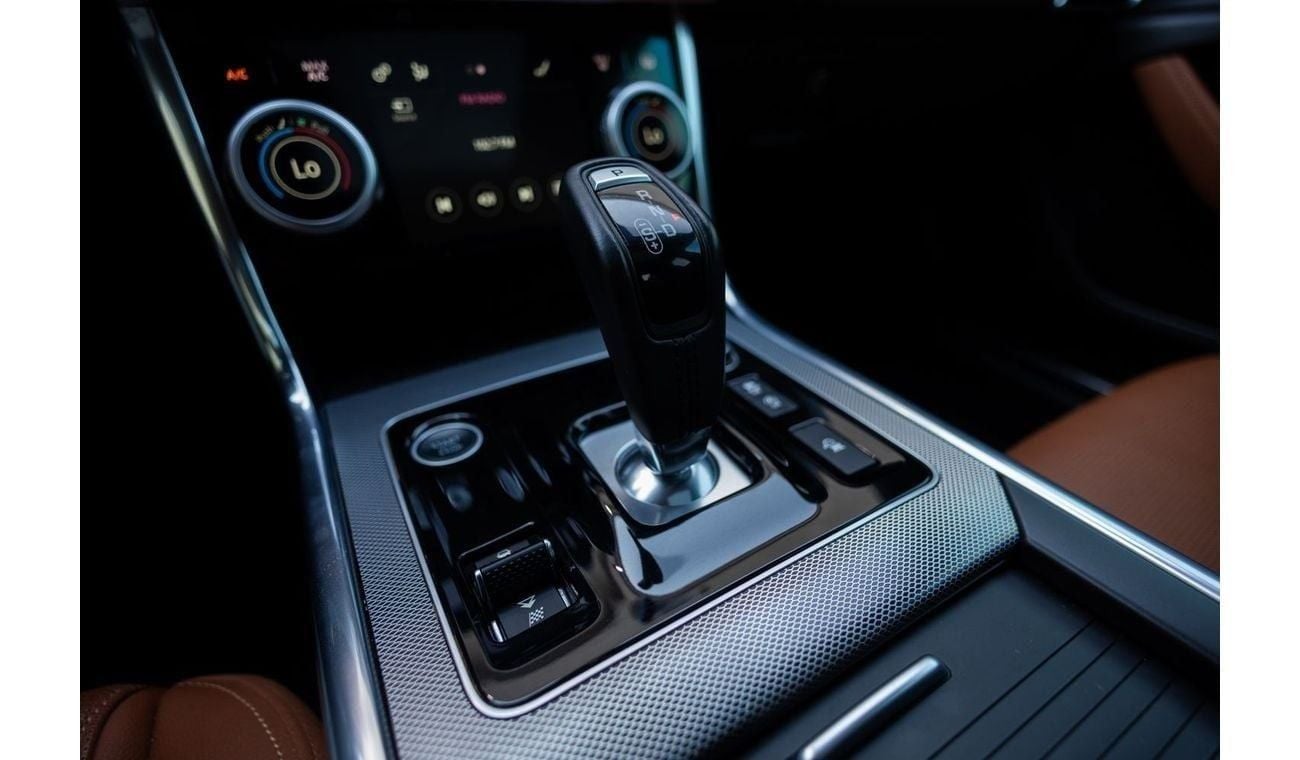 Jaguar XE R-Dynamic SE 2.0L (250 HP) Jaguar XE P250 R-Dynamic SE 2020 GCC under Agency Warranty with Flexible