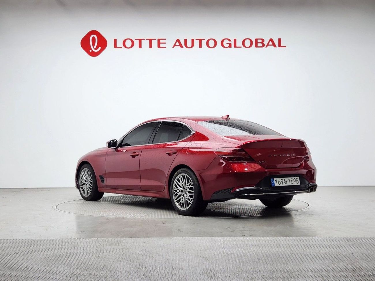 Genesis G70 Platinum 2.0L RWD