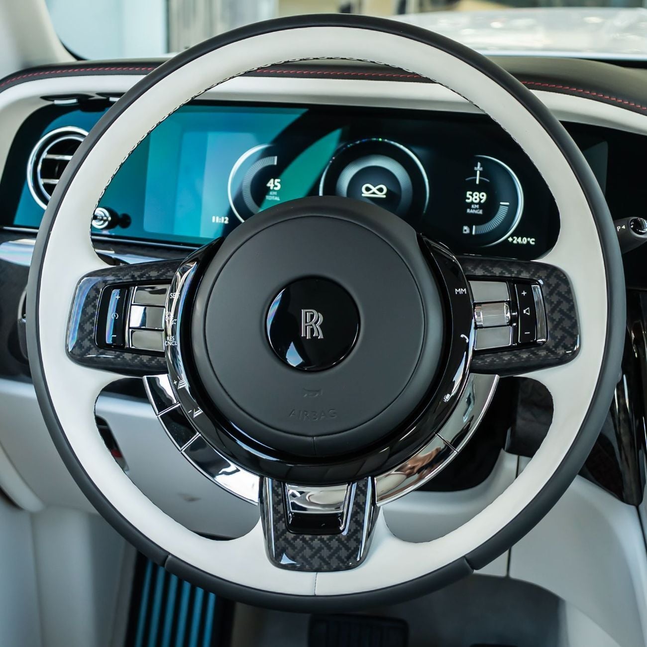 رولز رويس كولينان BLACK BADGE 2025 ROLLS ROYCE CULLINAN ( BRAND NEW )