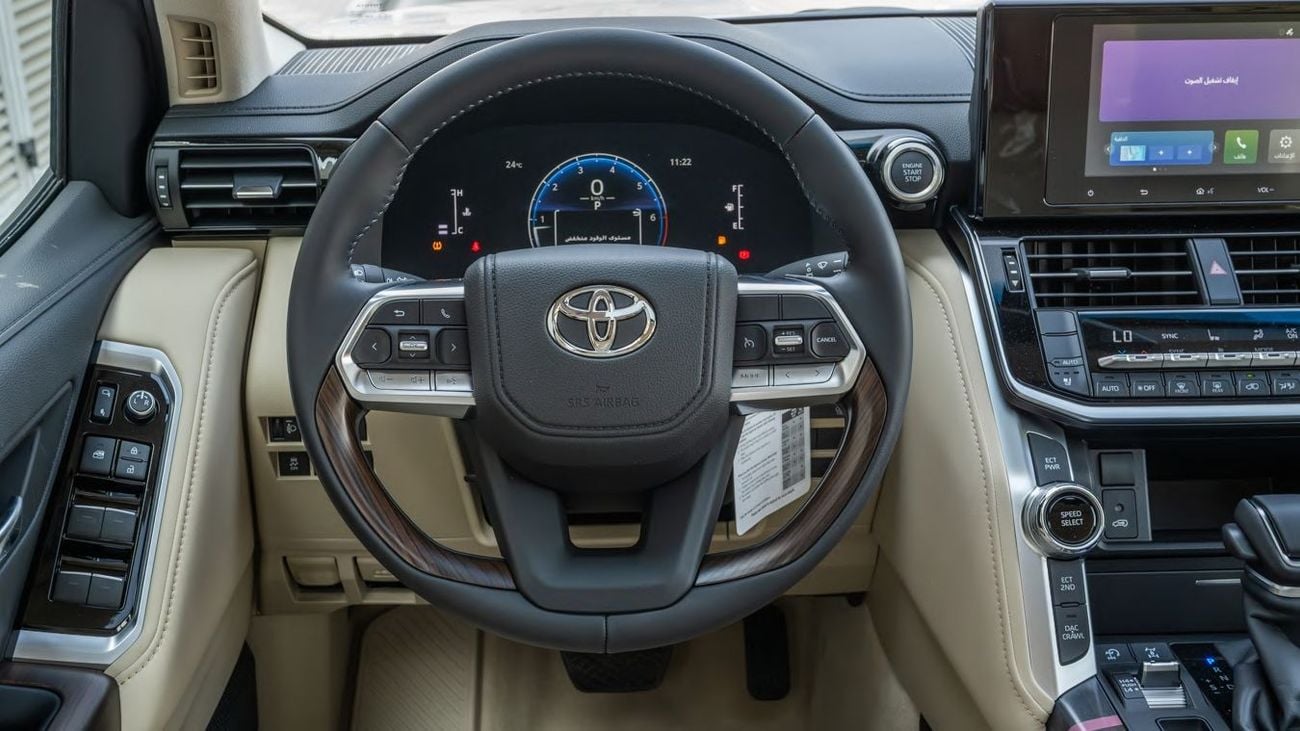 Toyota Land Cruiser TOYOTA LAND CRUISER GXR MID 4.0L (SILVER ME INSIDE NEUTRAL BEIGE)