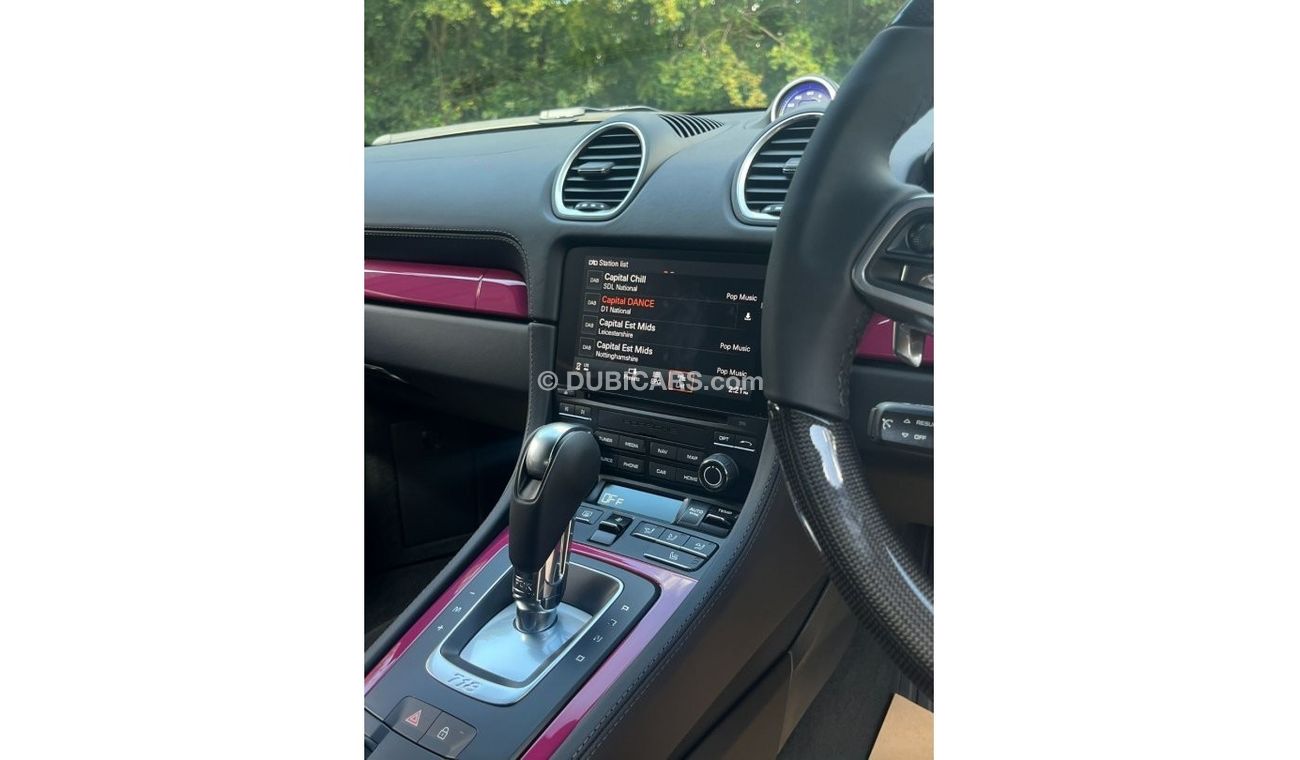 بورش كايمان 718 Porsche 718 Cayman Right Hand Drive