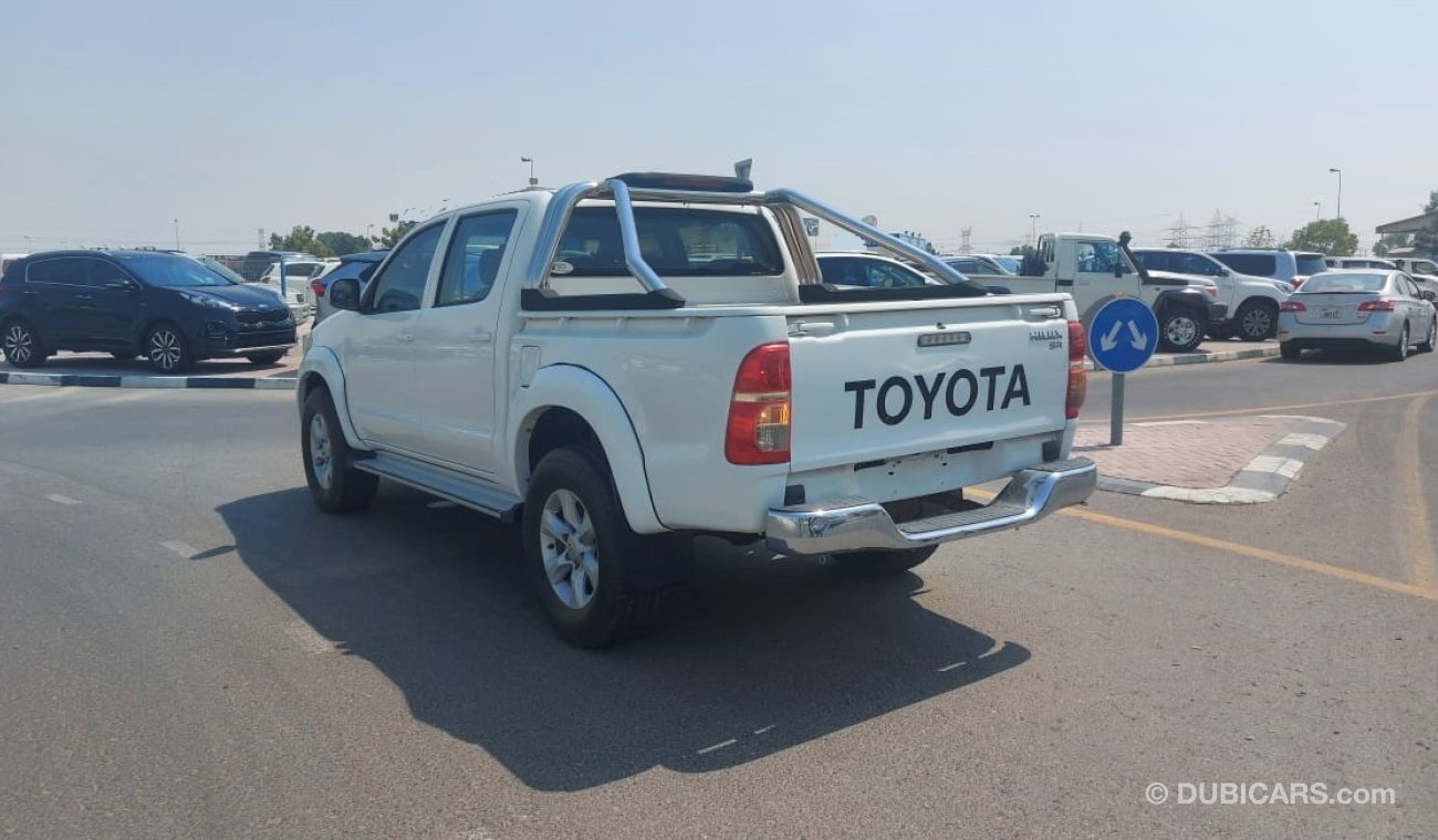 Toyota Hilux DIESEL MANUAL GEAR  4X4 3.0L RIGHT HAND DRIVE