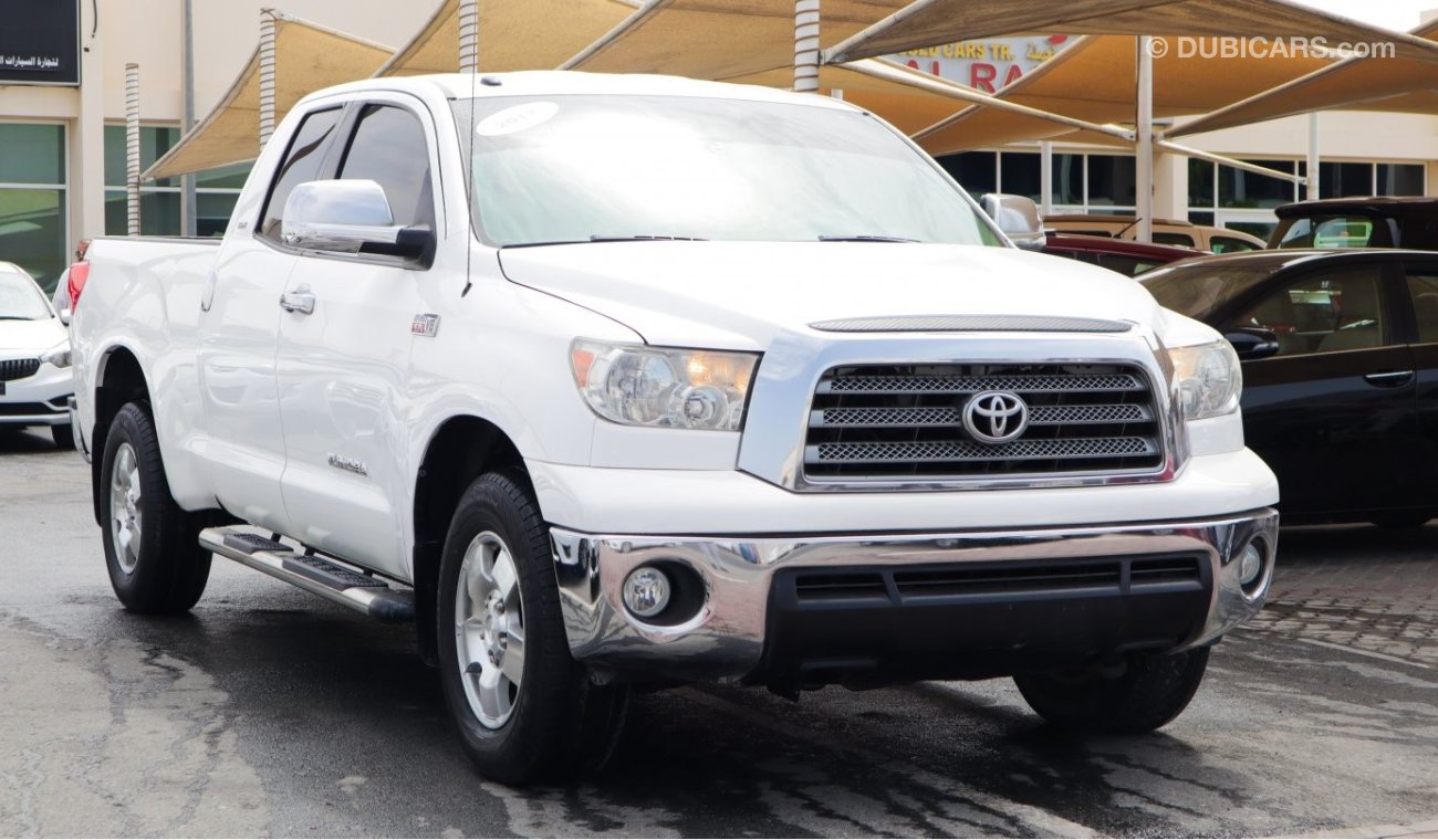 Toyota Tundra Pre-owned Toyota Tundra for sale in Sharjah. White 2012 model, available at Wael Al Azzazi Sharjah. 