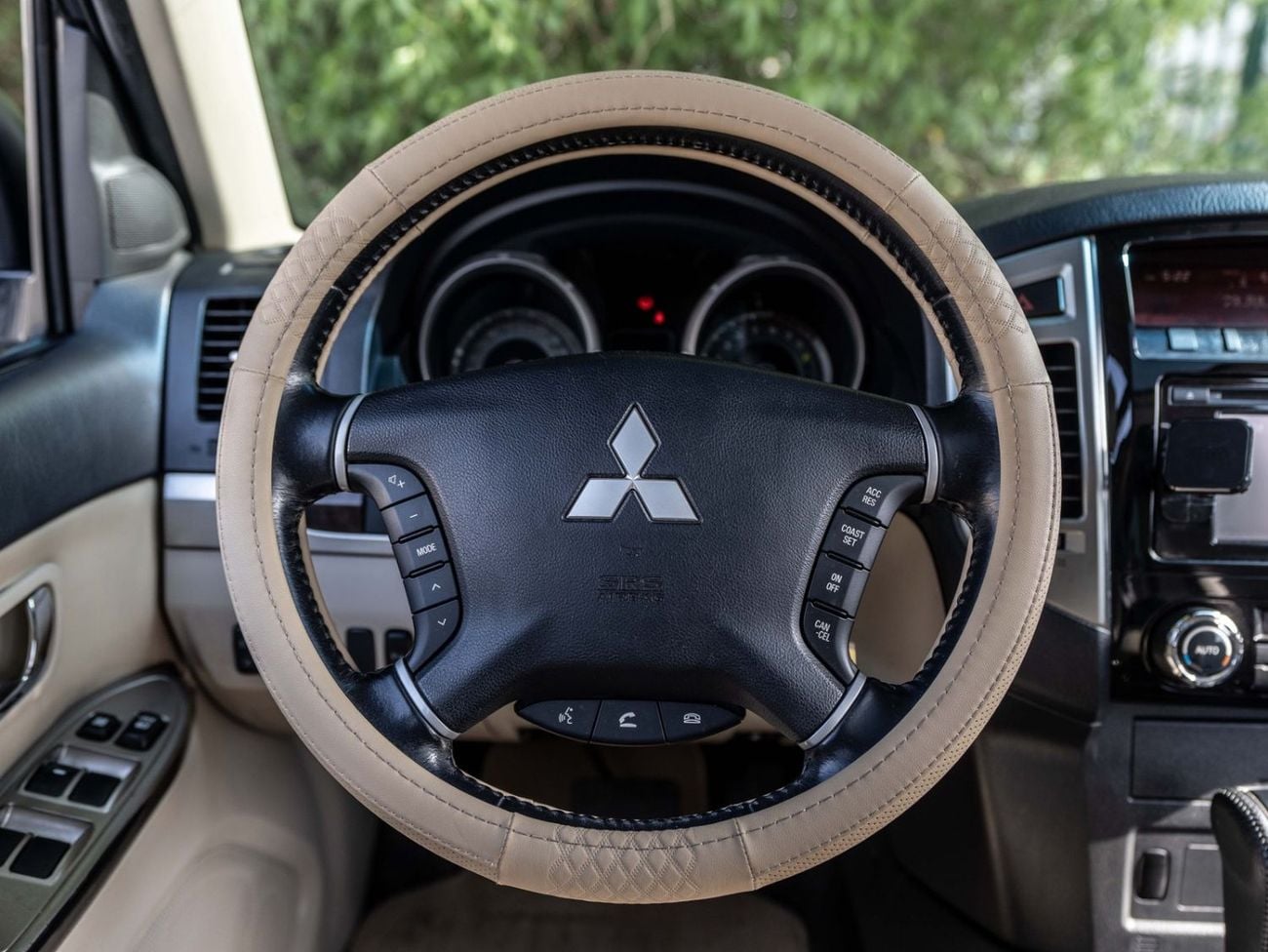 Mitsubishi Pajero GLS H/L GOLD